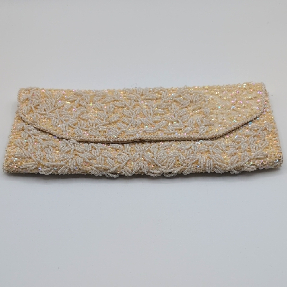 La Regale | Vintage 60s Elegant Cream Sequined And Beaded Clutch